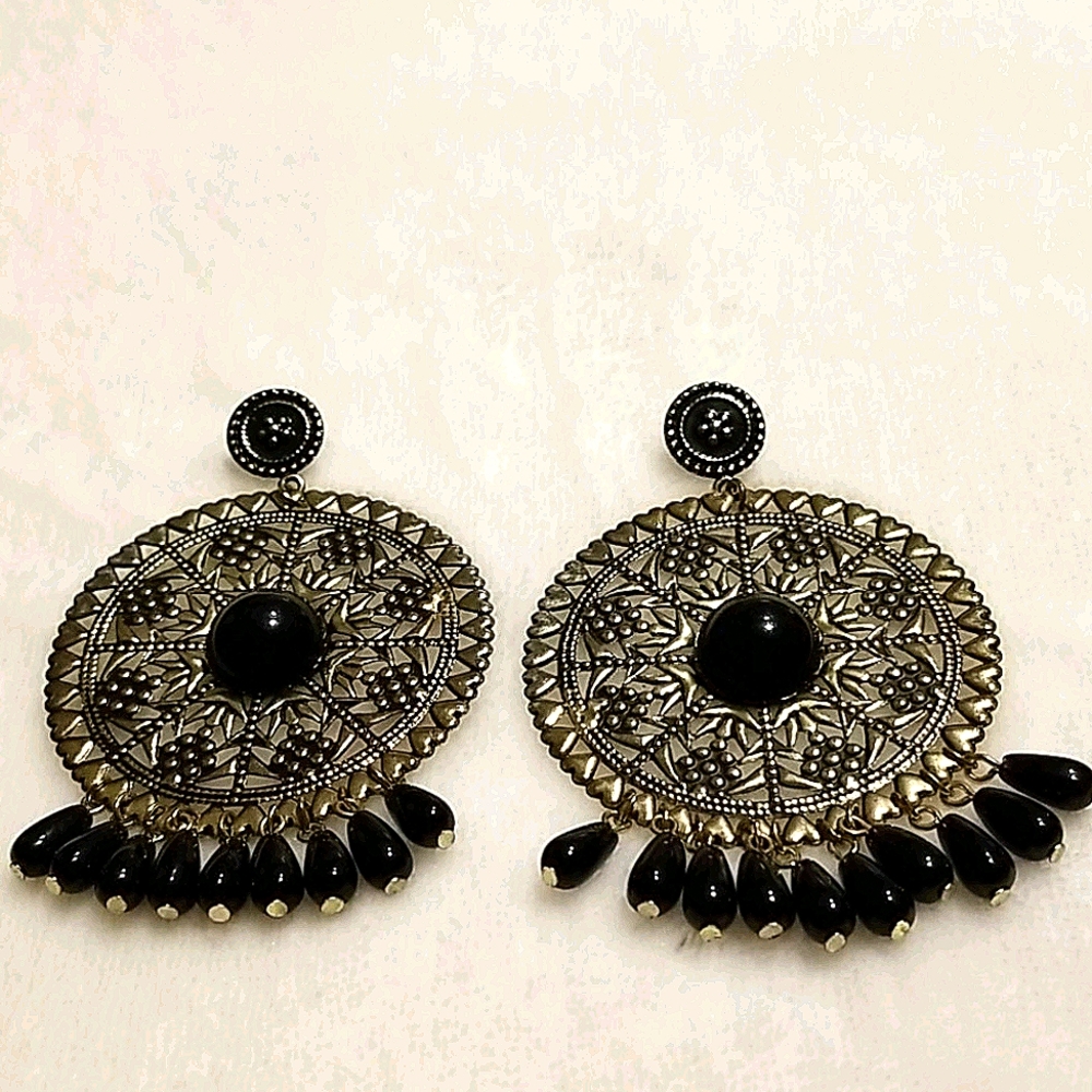 Woman's fashion dangling earringd - Picture 3 of 4